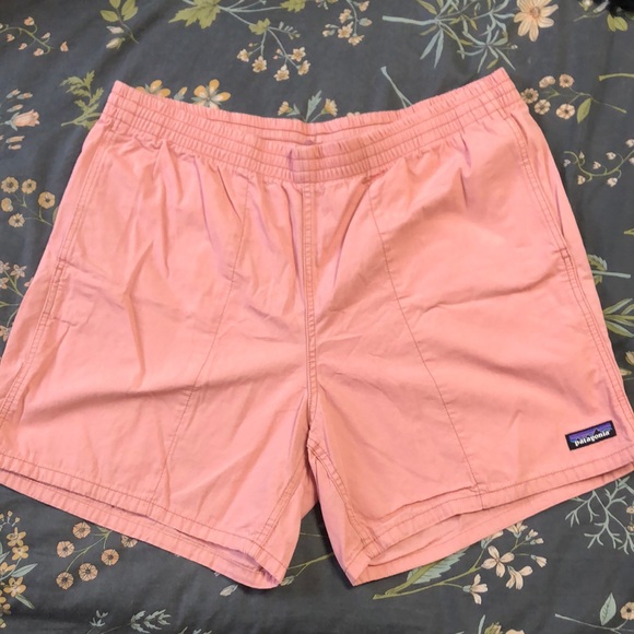Patagonia Funhoggers 6” Casual Pull-On Cotton Shorts in Sunfade Pink - Picture 3 of 10